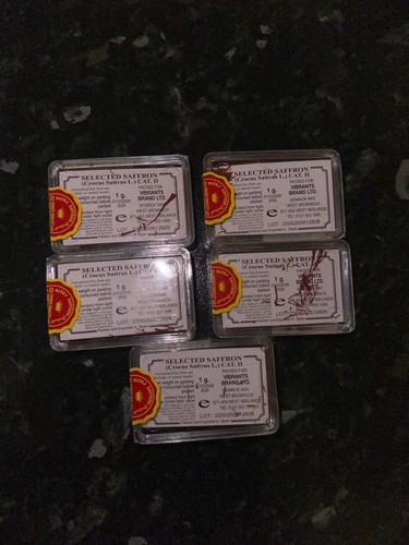 Saffron capsules brand new - 5,